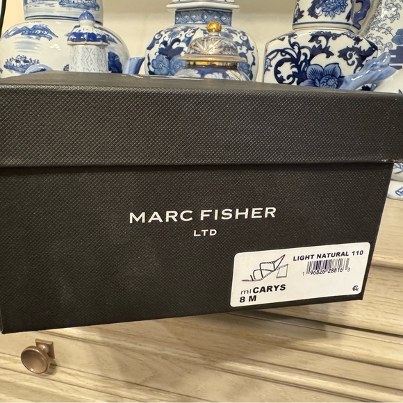 WORN ONCE! Marc fisher Carys sandal size 8 with box - Picture 4 of 9